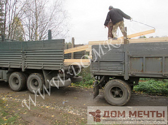 Перегруз бруса с прицепа на фуру
